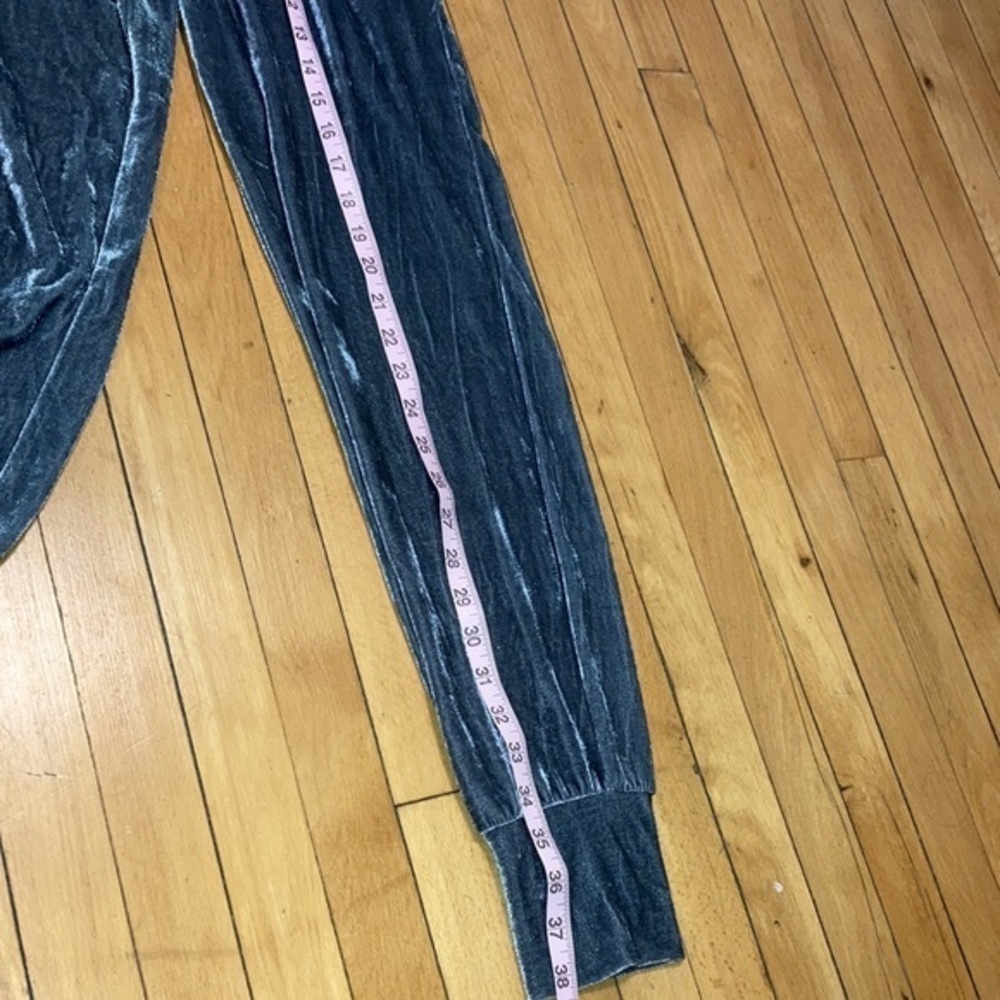 Generation Love Joggers - Picture 10 of 11